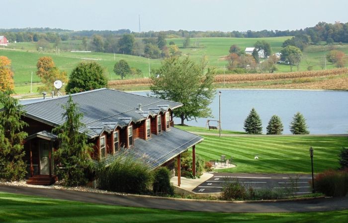 Sojourner's Lodge & Log Cabin Suites