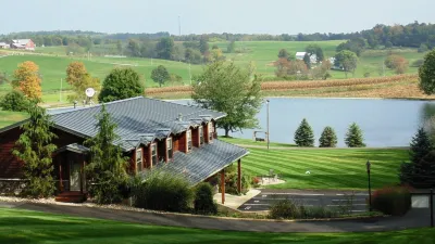 Sojourner's Lodge & Log Cabin Suites Hotels in Sugar Creek Township