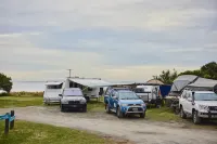 Nrma Phillip Island Beachfront Holiday Park - Bãi đậu xe