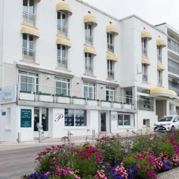 Hôtel the Originals Miramar, Royan Pontaillac Hotels near Parc du Palais des congrès