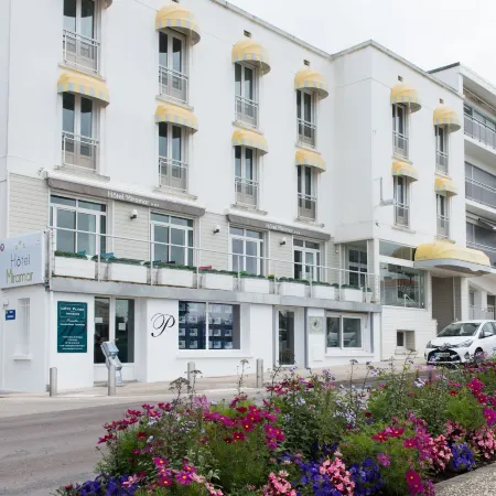 Hôtel the Originals Miramar, Royan Pontaillac Отели рядом с достопримечательностью «Парк Пале Де конгре»