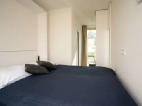 Sundeck Botel - Party Boat Hotels in Bratislava V