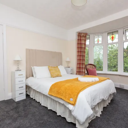 Superior Three Bedroom House with Sea View