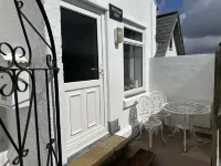 Cozy Coastal Lodge in Hayle Hotels in Hayle