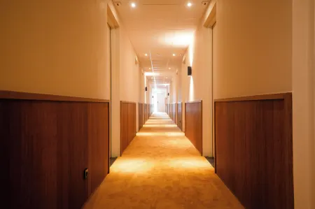 Poppies Отели рядом с достопримечательностью «Мост Питон»