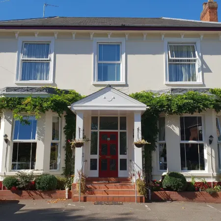 Victoria Park Lodge Отели рядом с достопримечательностью «Бизнес-парк Stoneleigh Park»