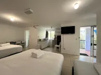 Browns Broadbeach Hotels in Mermaid Beach