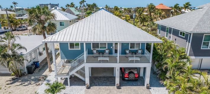 Welcome to Mermaid Bay Vacation Rental - 261 Delmar Home Hotels in Fort Myers Beach