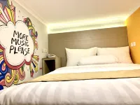 Front One Cabin Sunter Hotel a Sunter