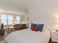 Global Luxury Suites East Boston Hotels near North End