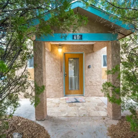 Casa de Colores - Cheerful 1 Bed, Full Bath House