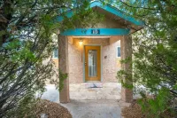 Casa de Colores - Cheerful 1 Bed, Full Bath House