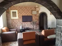 Remarkable 2-Bed Apartment in Lagos فنادق في Agege