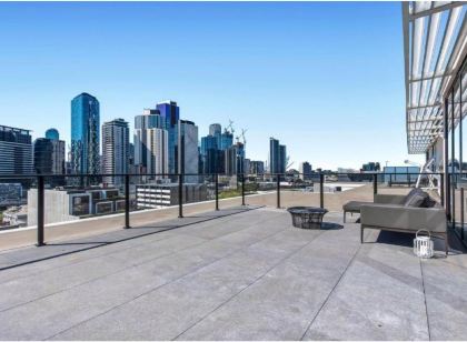Luxury Penthouse with Astonishing Bay and City Views