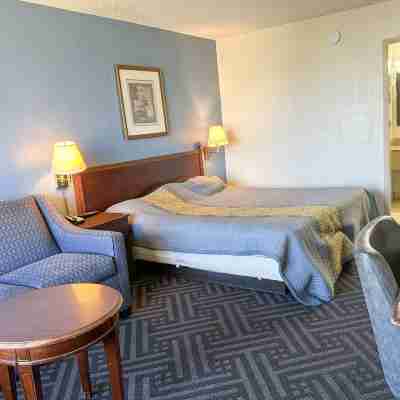 Super Inn & Suites by OYO Milledgeville Rooms
