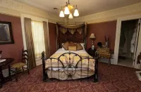 Iron Amethyst Inn   Boutique Hotel - spa