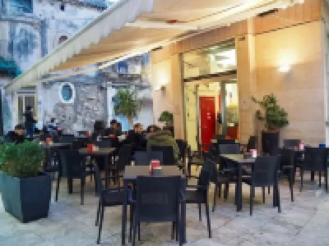 Cavour Rooms