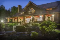 Hilltop Manor B&B