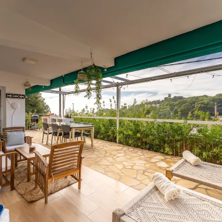Designer Luxury Two Bedroom Apartment