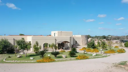 Delle Rose, Hotel & Horse Riding Отели в г. Pescoluse