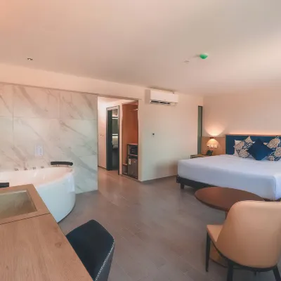 Lyz Business Hotel Piura Hotels near HUMEDALES DE SANTA JULIA