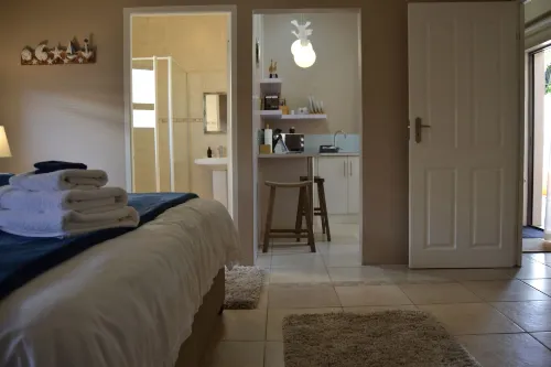 Caulfield Self Catering - Apartments
