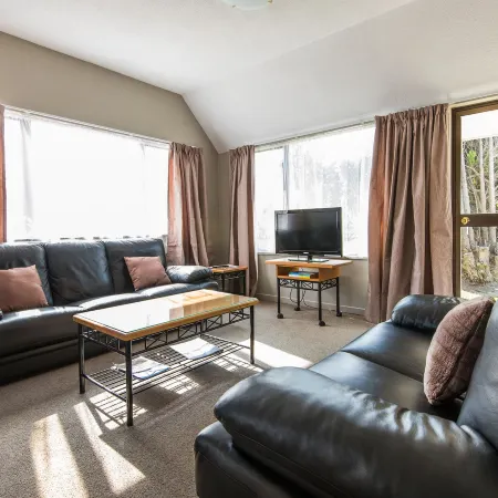 Manuka Crescent Motel