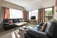 Manuka Crescent Motel Hotels in Wanaka