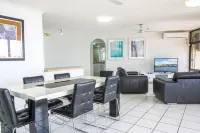 Cairns Aquarius - Condos
