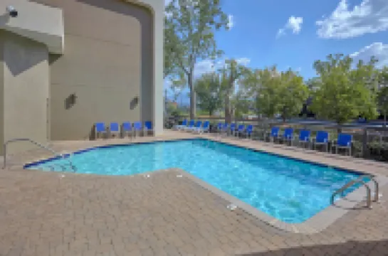 ดิอินน์ออนเดอะริเวอร์