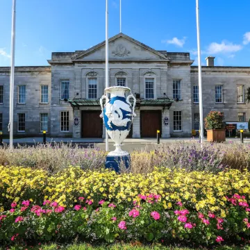 Sandymount Hotel Отели рядом с достопримечательностью «Железнодорожная станция Пирс»
