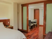 Condesa Suites Các khách sạn gần Lâu đài Chapultepec