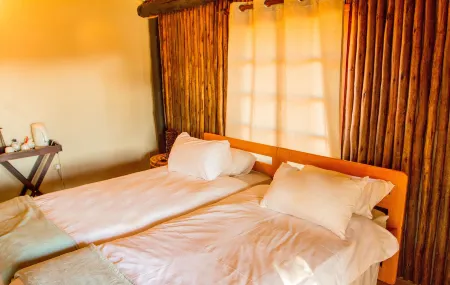 Camelthorn Kalahari Lodge Отели в г. Мариенталь