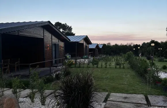 瑟拉里西梅吉假日之家酒店