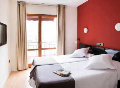 Hostal Un Punto Chic - Joaquin Costa