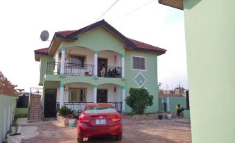 Ronna Apartments at Lakeside Estates