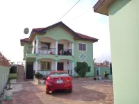 Ronna Apartments at Lakeside Estates