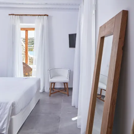 Mykonos Waves Beach House & Suites
