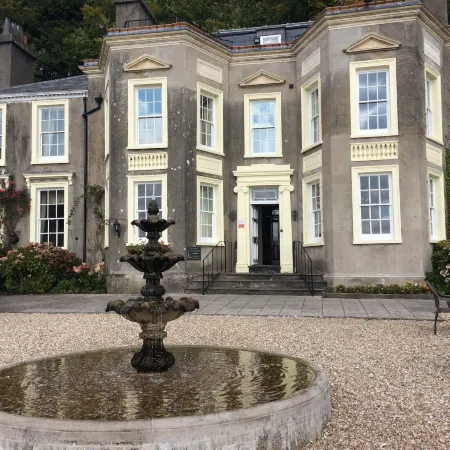 New House Country Hotel