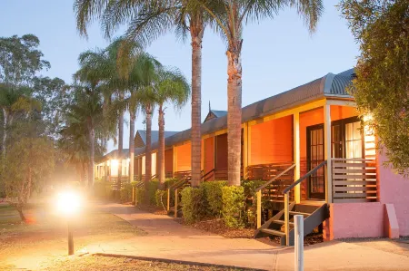 波高爾賓村 飯店