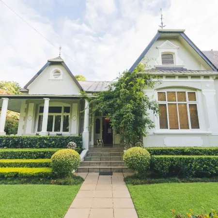 Osborne House Отели рядом с достопримечательностью «Лофтус Версфельд»