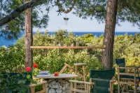 JuliaStudios Hotels in Amoudi
