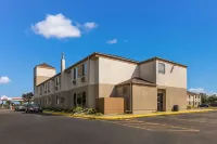 Sleep Inn Airport Hotel a 