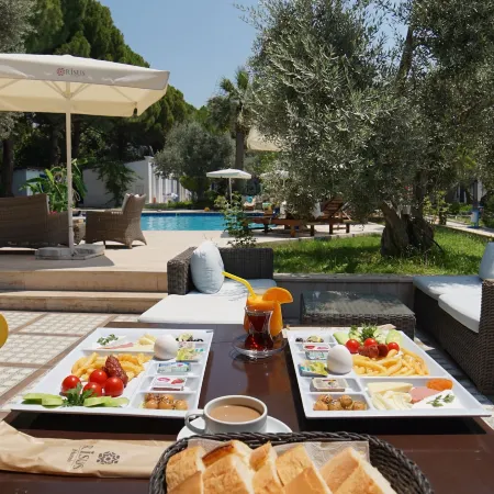 Risus Garden Marina Hotel