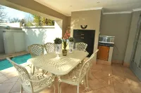Adato Guesthouse - Pools