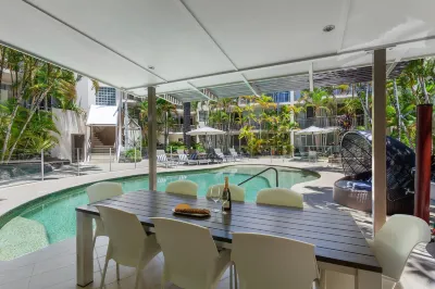 Noosa Tropicana