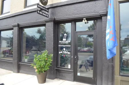 Hotel Kilbourne Отели рядом с достопримечательностью «Парк Джеймс»