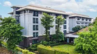 Synsiri Resort Hotels near Lotus