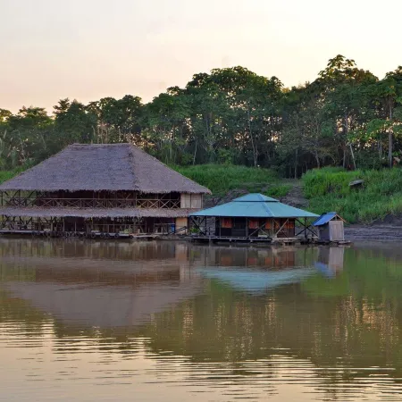 Cabaña Flotante Kurupira Отели в г. Летисия