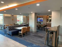 La Quinta Inn & Suites by Wyndham Springfield - breakfast